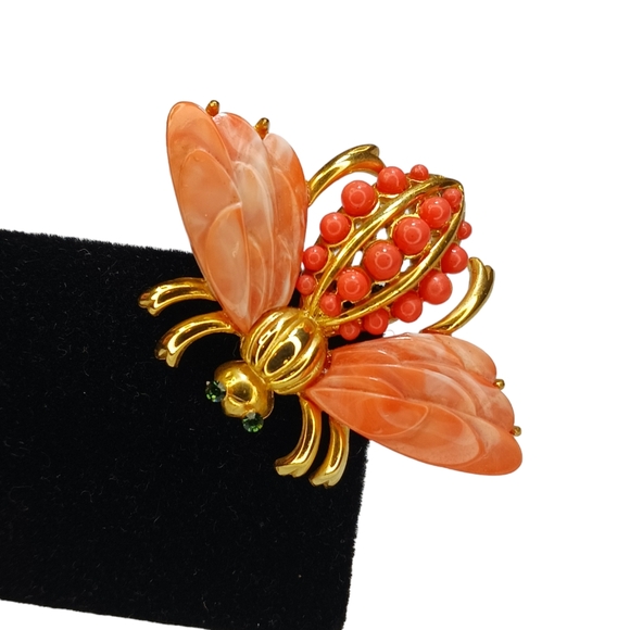 Rare Signed Hattie Carnegie Vintage Bee Peach Lucite Coral Colored Brooch Pin - Picture 7 of 16
